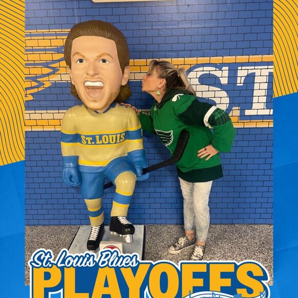 Meet your Posher, Cindy - Picture 3 of 5